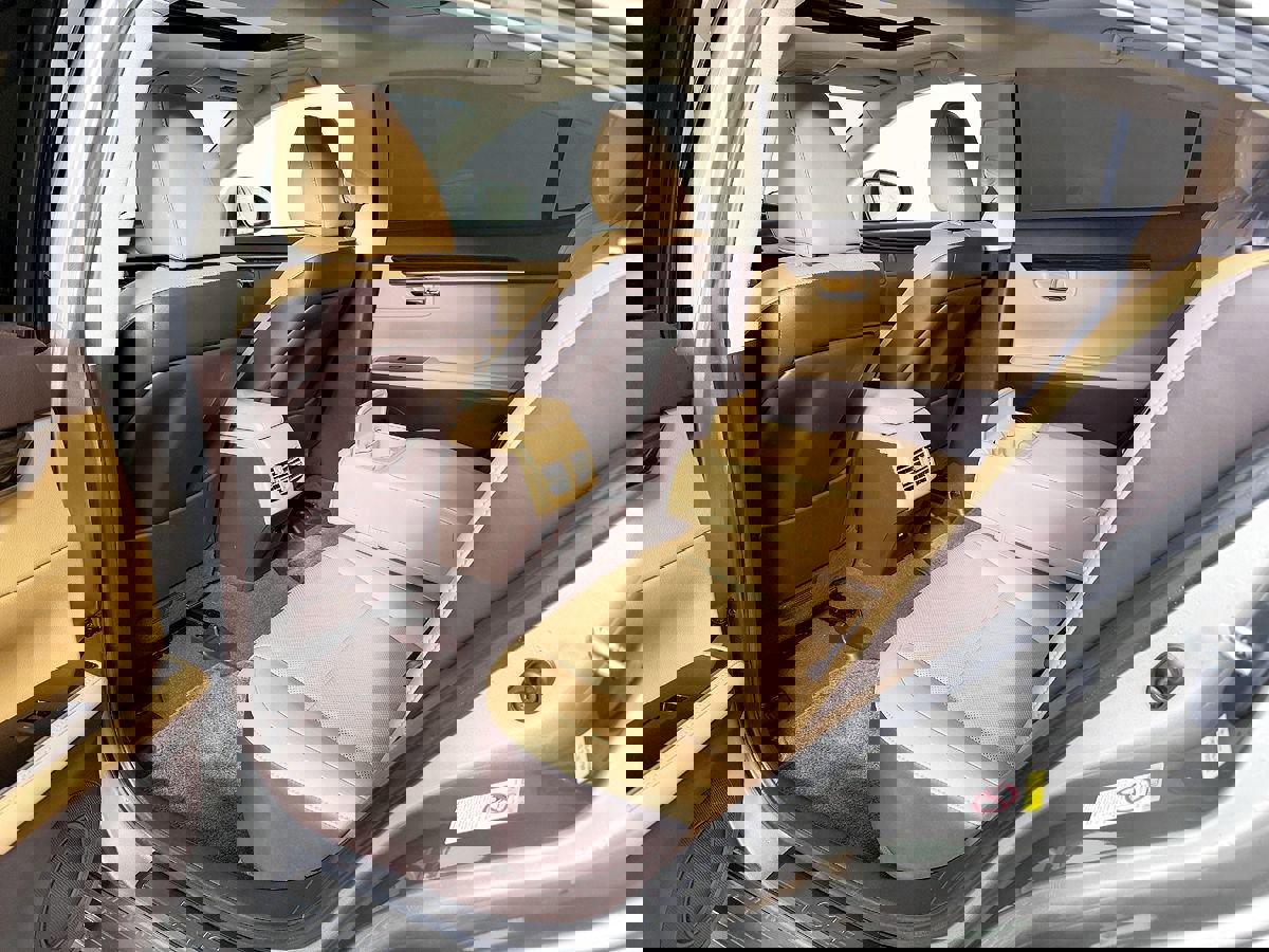 Used 2016 Lexus ES 350 w/ Navigation System Package image 36