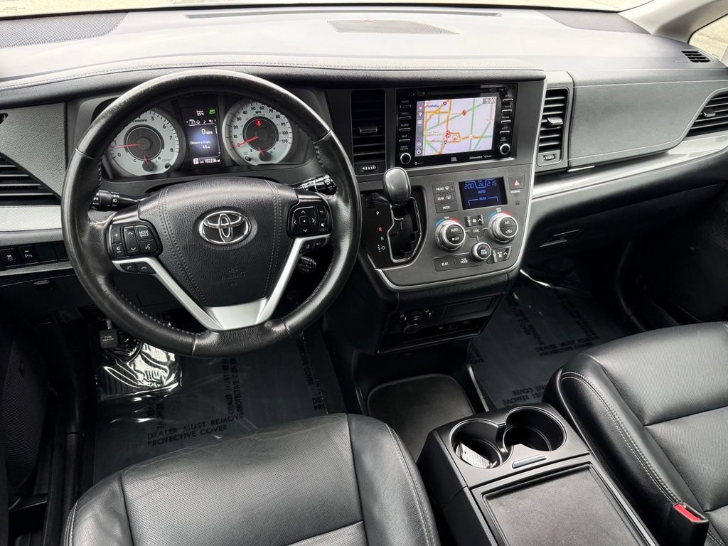 Used 2020 Toyota Sienna SE Premium w/ Nightshade Edition FWD image 35