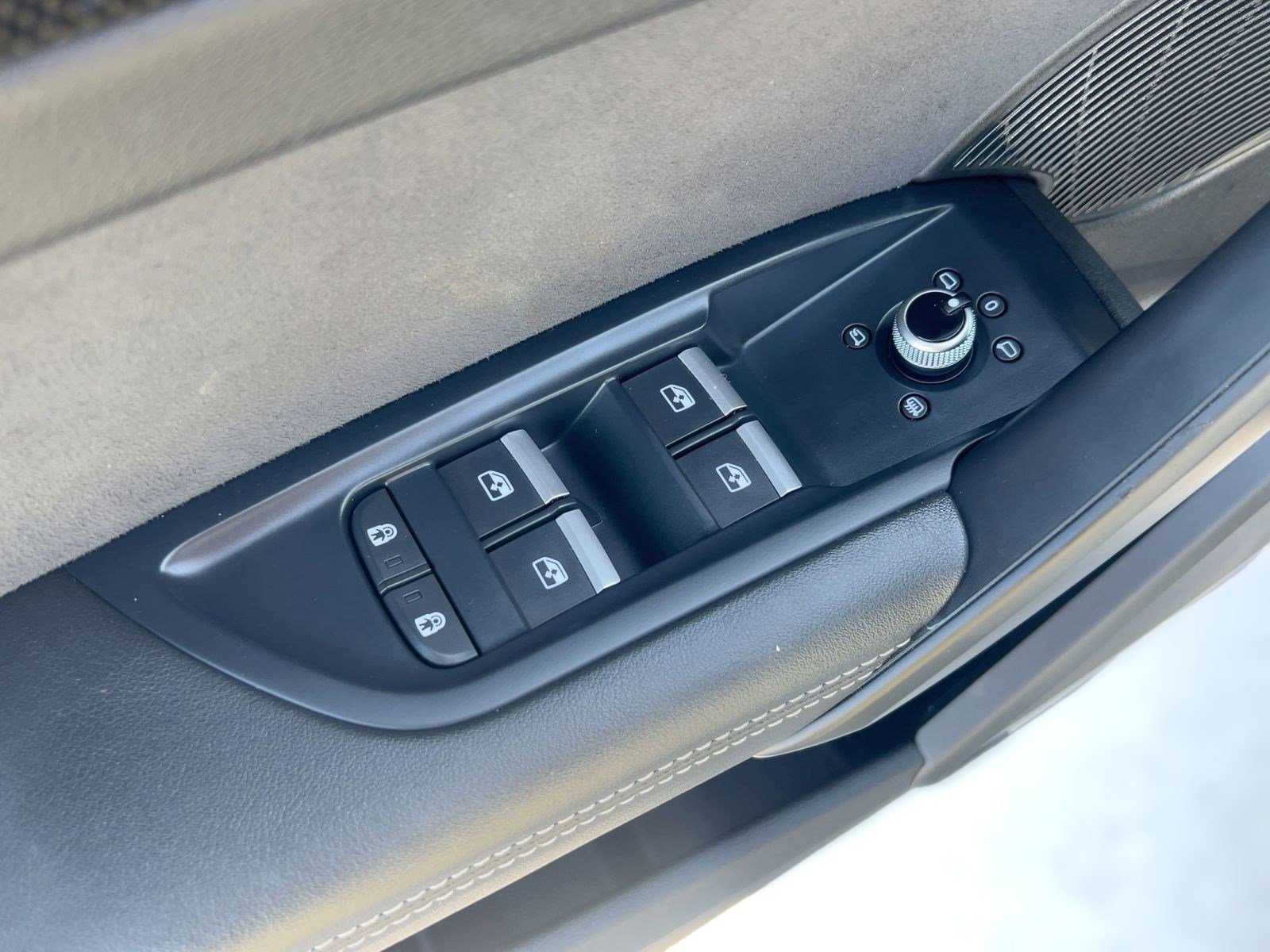 Used 2021 Audi SQ5 Premium Plus w/ Premium Plus Package image 13