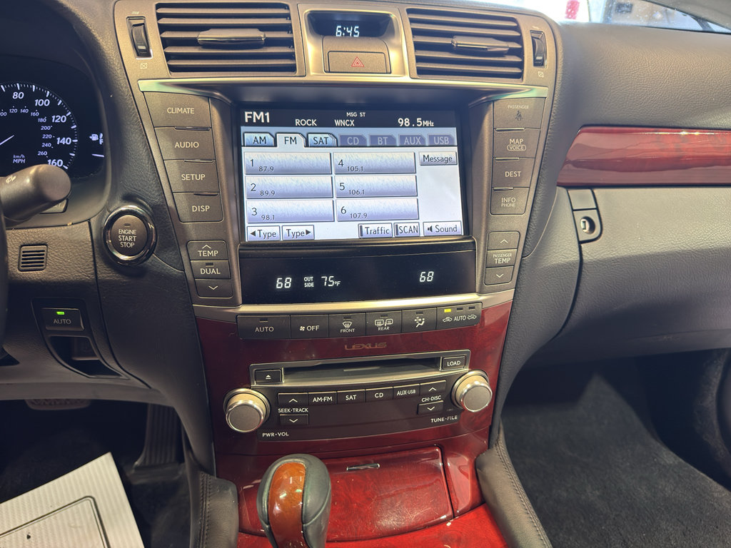 Used 2011 Lexus LS 460 AWD w/ Comfort Pkg image 20