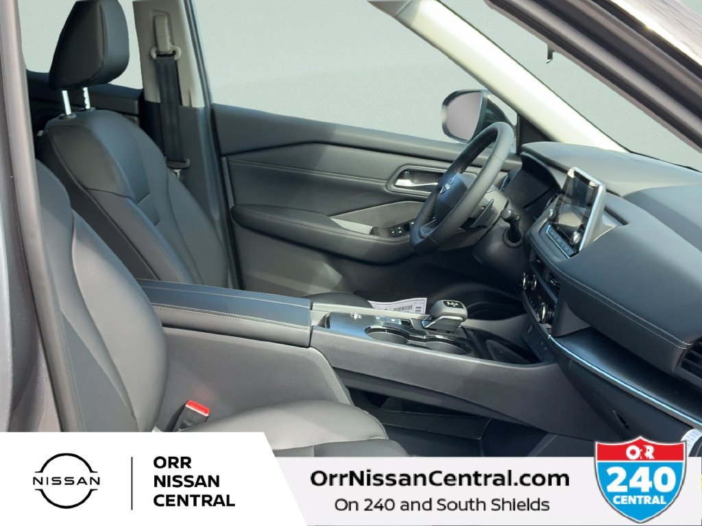 New 2027 Nissan Rogue Dark Armor FWD image 11