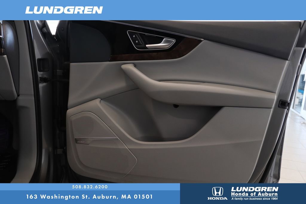 Used 2018 Audi Q7 3.0T Premium Plus w/ Premium Plus Package AWD/4WD image 16