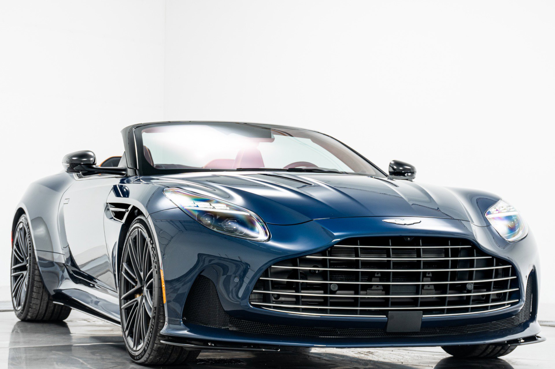 Used 2024 Aston Martin DB12 Volante -Carbon Fiber Bucket S image 3