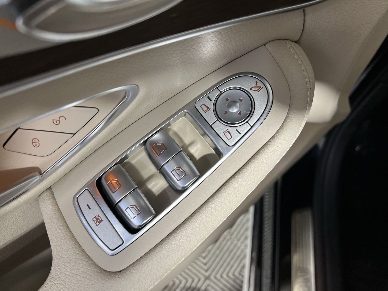 Used 2020 Mercedes-Benz C 300 4MATIC Sedan image 15