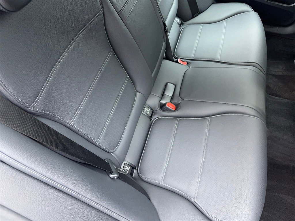 Used 2025 Mercedes-Benz C 300 Sedan image 51