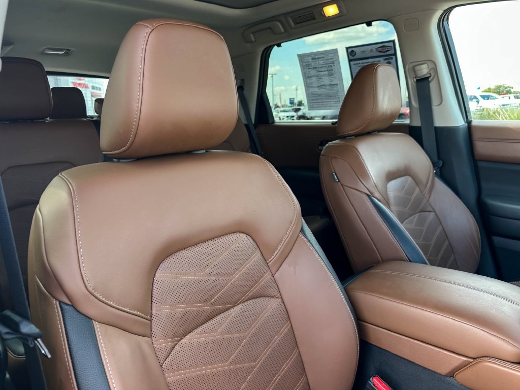 Used 2022 Nissan Pathfinder Platinum w/ Cargo Package FWD image 27