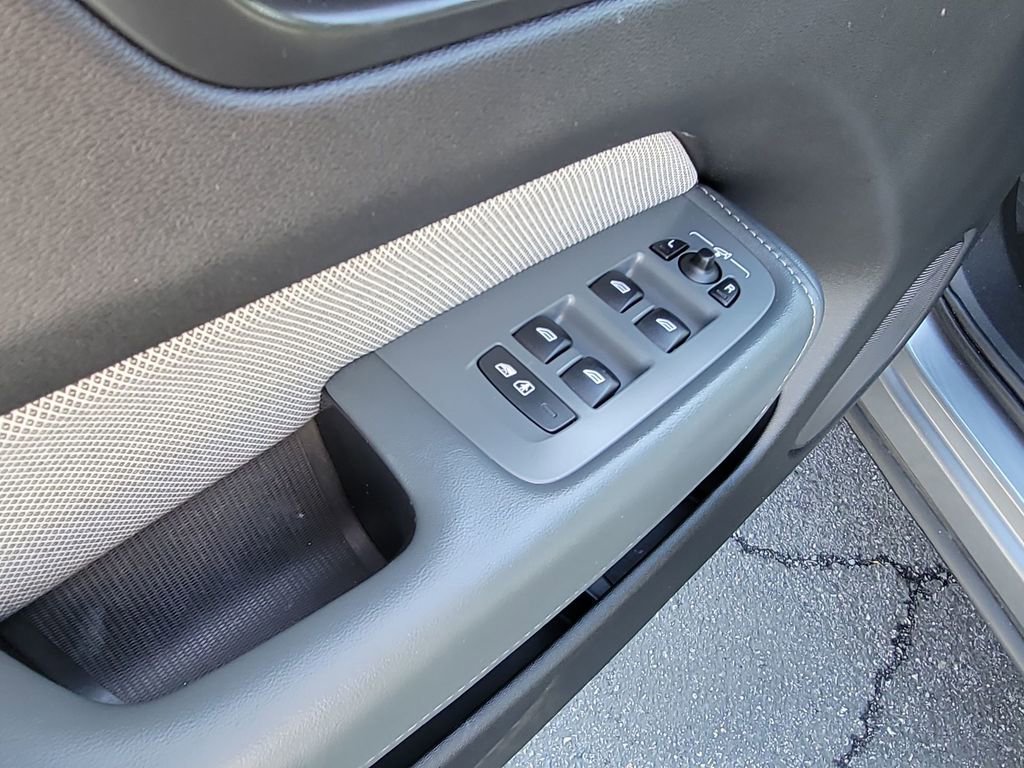 Used 2021 Volvo XC60 T8 R-Design w/ Advanced Package image 24