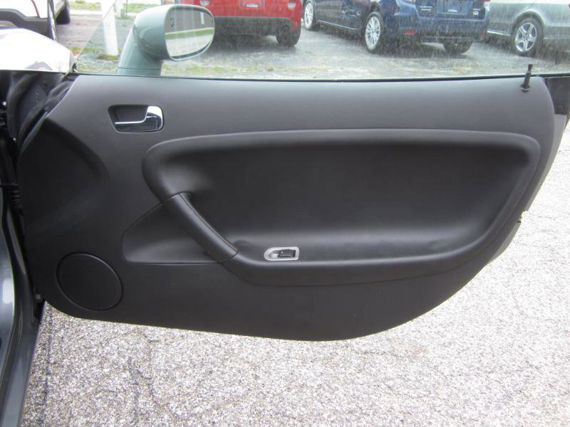Used 2006 Pontiac Solstice Convertible w/ Premium Package RWD image 12