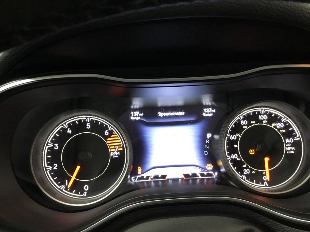 Used 2023 Jeep Cherokee Altitude Lux AWD/4WD image 36