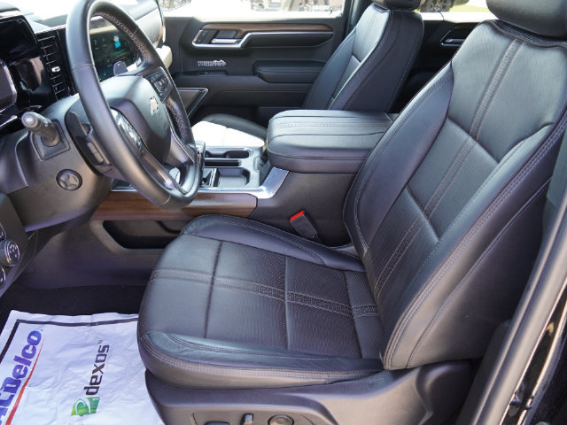 Used 2024 Chevrolet Silverado 1500 High Country w/ Technology Package AWD/4WD image 28