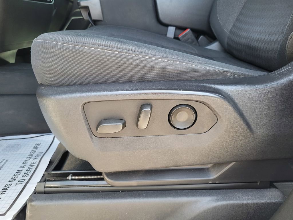 Used 2024 Chevrolet Silverado 2500 LT AWD/4WD image 12