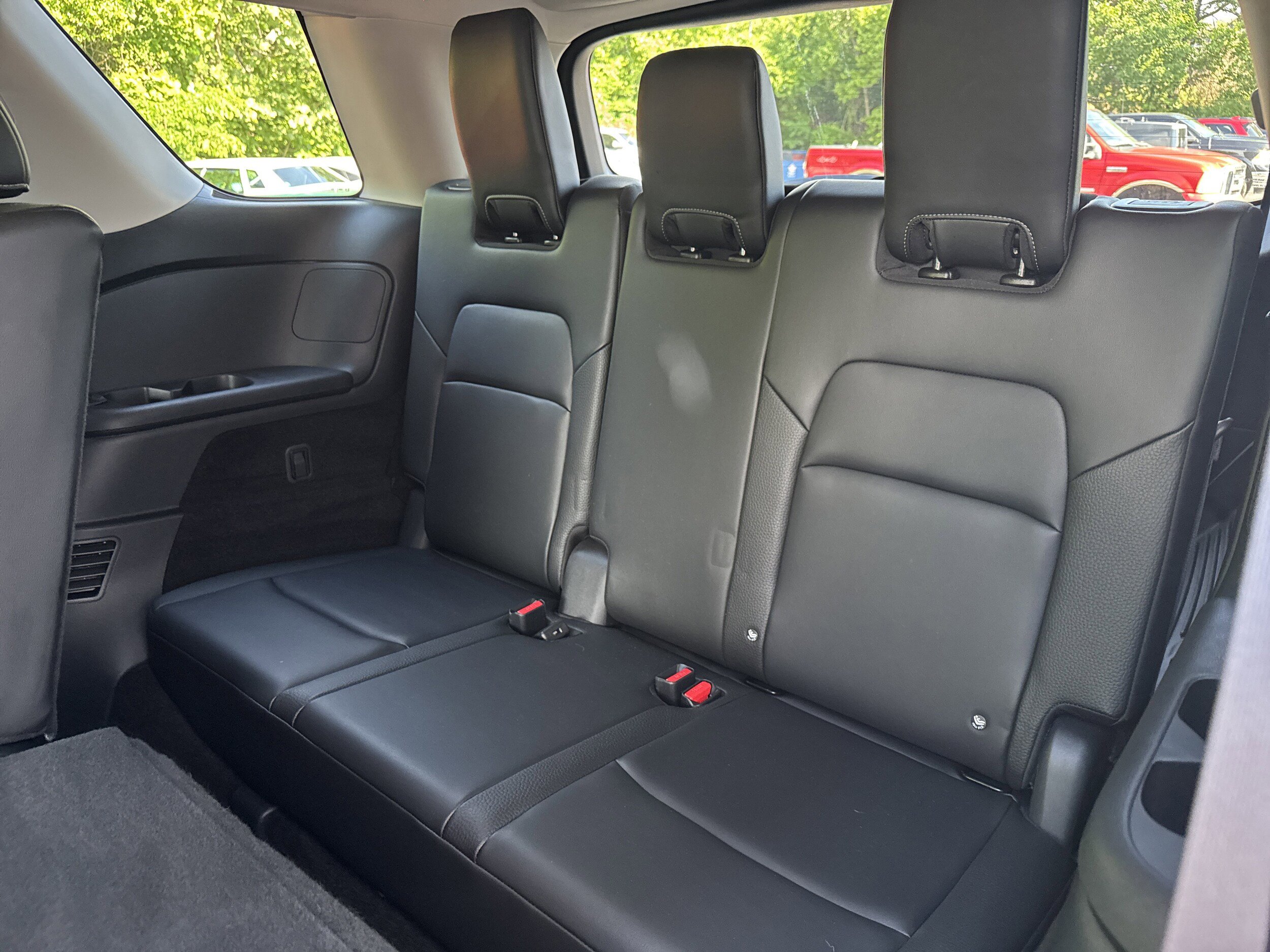 Used 2024 Nissan Pathfinder SL AWD/4WD image 10