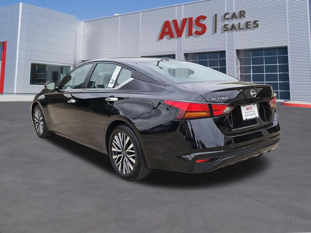 Used 2025 Nissan Altima 2.5 SV FWD image 9