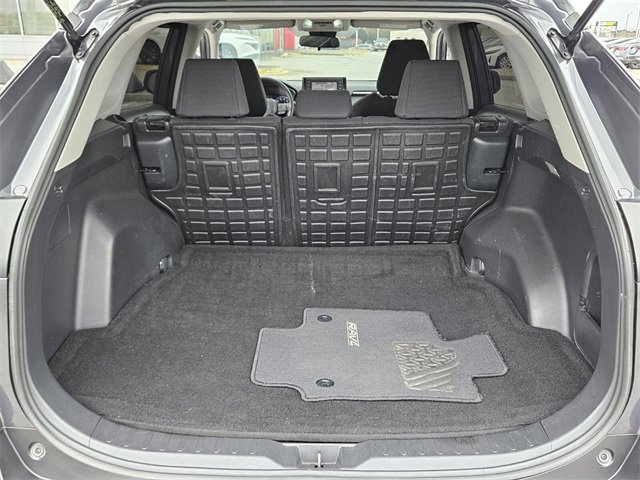 Used 2019 Toyota RAV4 LE image 12