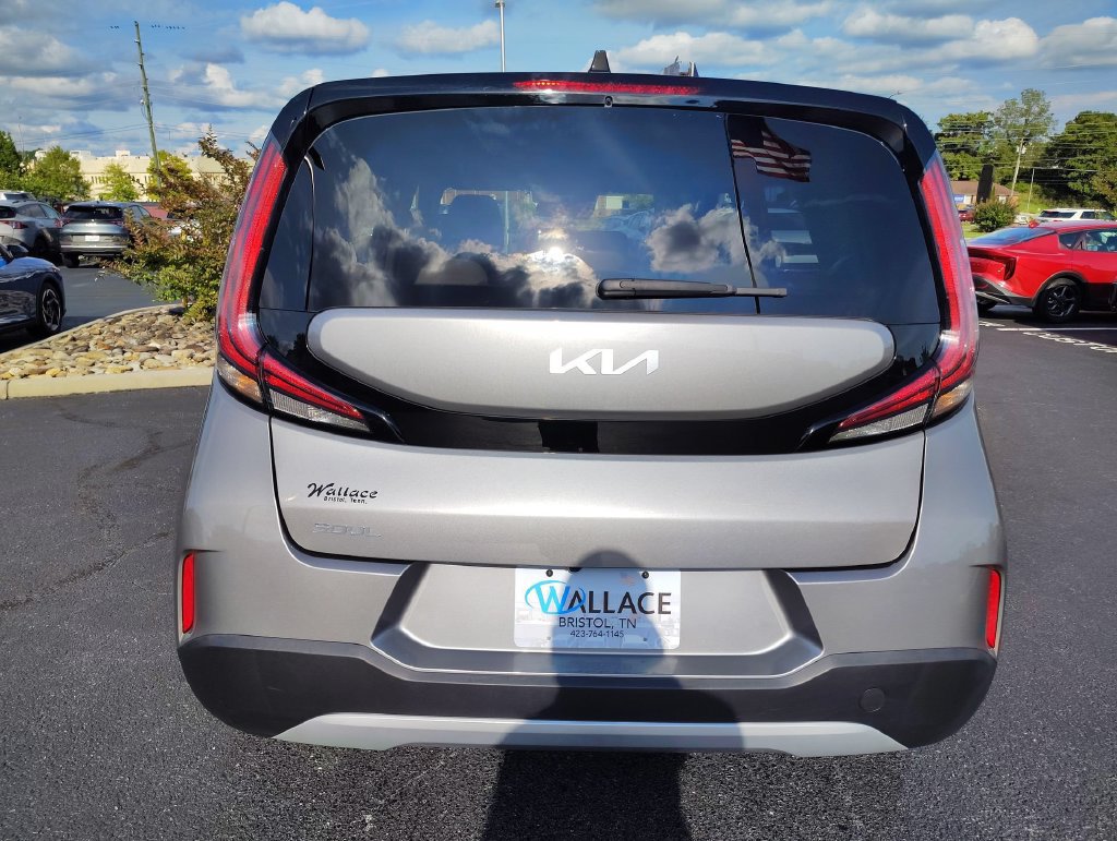 Certified 2023 Kia Soul LX w/ LX Technology Package FWD image 5