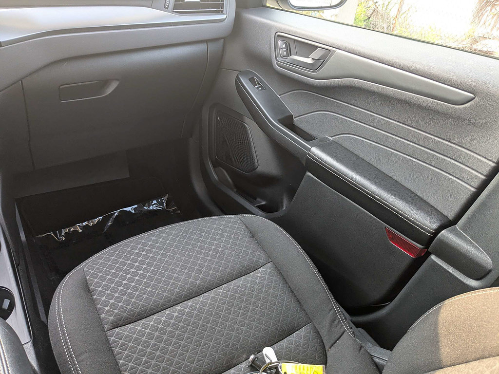 Used 2025 Ford Escape Active AWD/4WD image 17