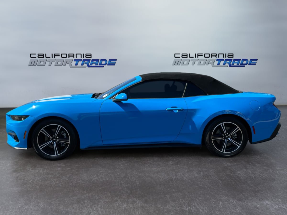 Used 2025 Ford Mustang Convertible RWD image 8