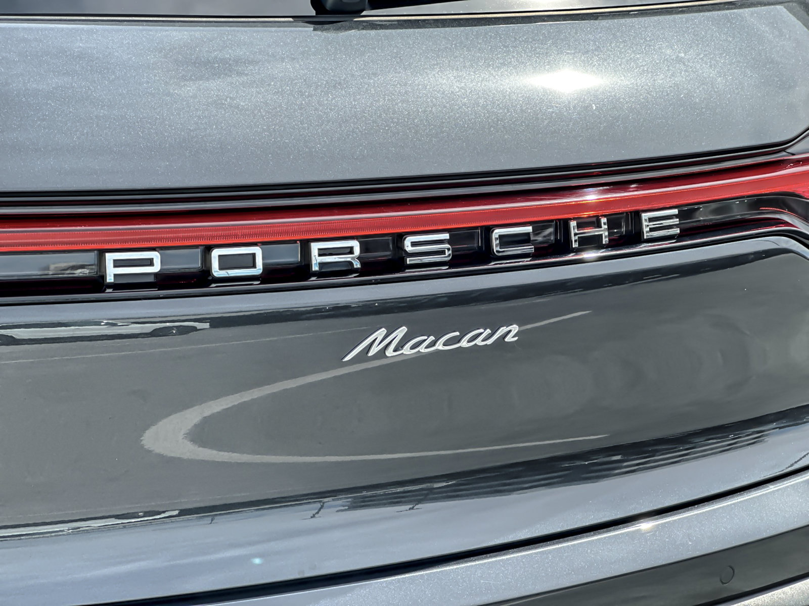 Certified 2026 Porsche Macan AWD/4WD image 27