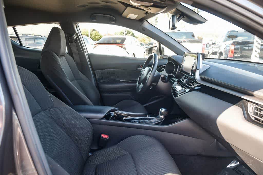 Used 2019 Toyota C-HR XLE FWD image 16