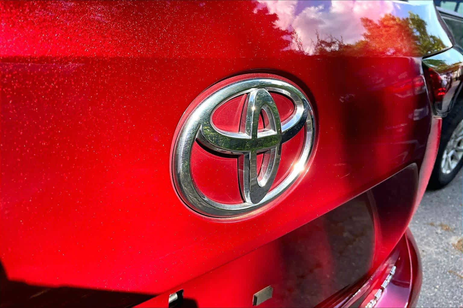 Used 2022 Toyota Highlander XLE AWD/4WD image 30