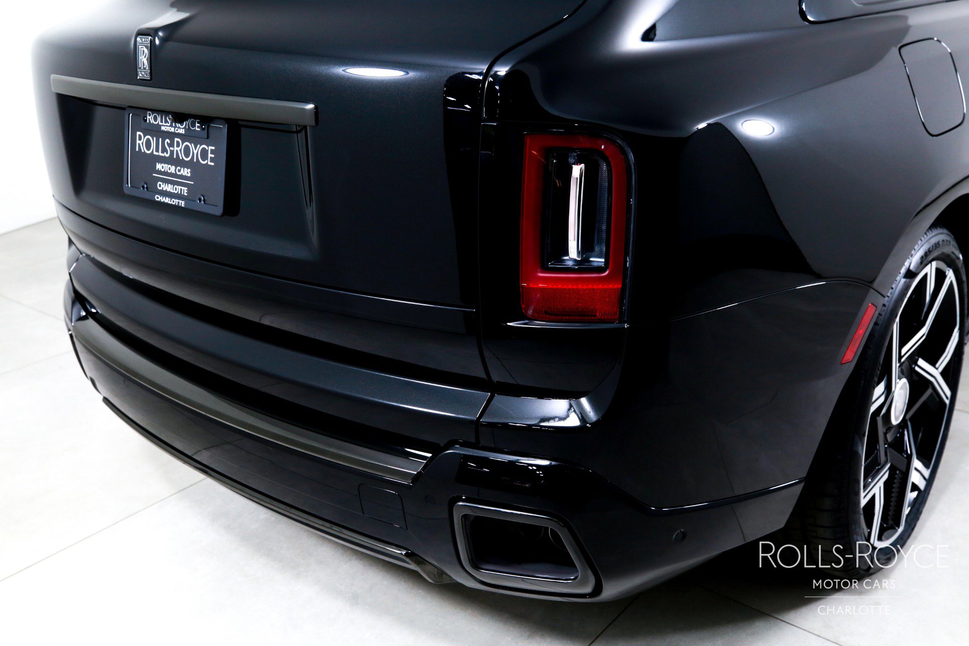 New 2026 Rolls-Royce Cullinan Black Badge image 48