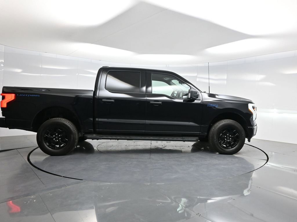 Used 2025 Ford F150 Lightning XLT image 30