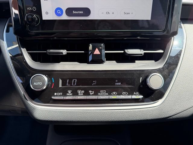 Used 2026 Toyota Corolla LE FWD image 17