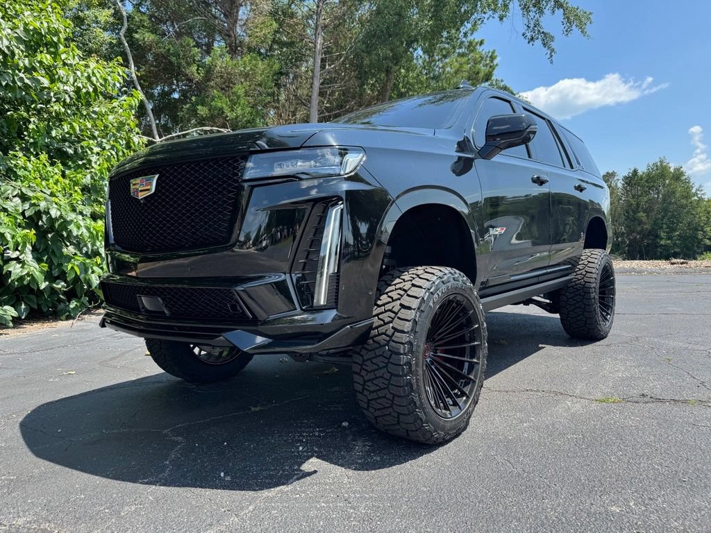 Used 2024 Cadillac Escalade V w/ Heavy-Duty Trailer Package AWD/4WD video 2
