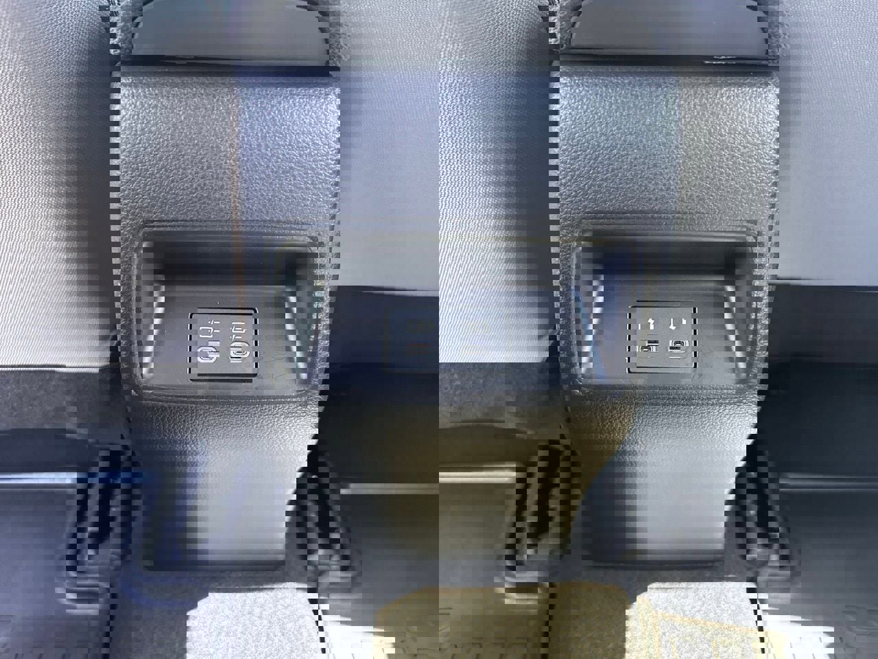 Used 2026 Toyota Corolla SE FWD image 15