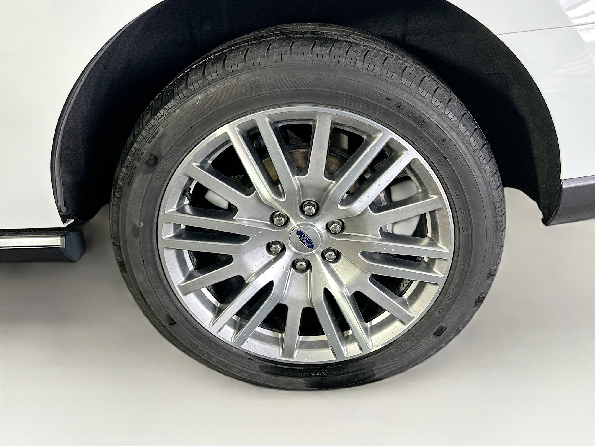 Used 2024 Ford Expedition Limited image 11