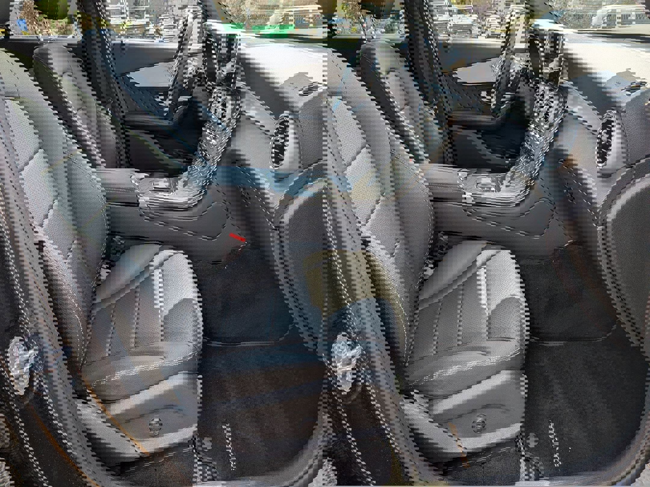 Used 2021 Mercedes-Benz GLC 300 image 39