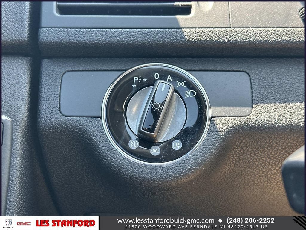Used 2008 Mercedes-Benz C 300 Sedan image 26