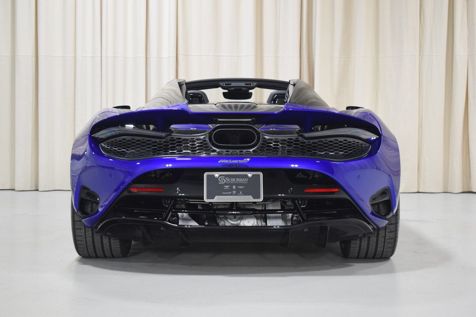 Used 2024 McLaren 750S Spider RWD image 15