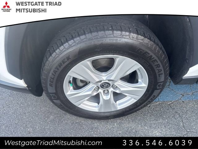 Used 2021 Toyota RAV4 XLE image 4