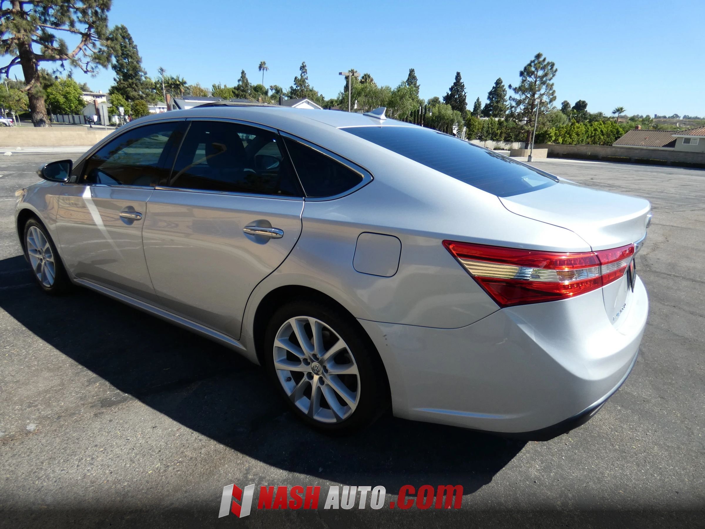 Used 2014 Toyota Avalon Limited FWD image 10