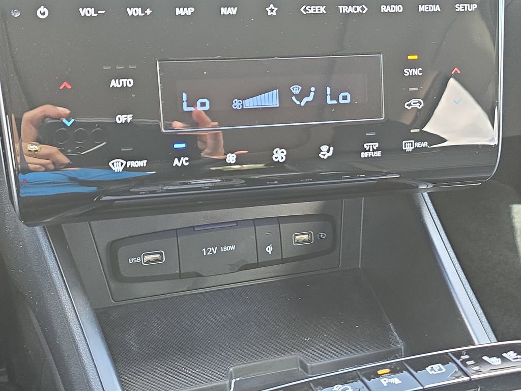 Certified 2023 Hyundai Tucson Limited FWD image 24