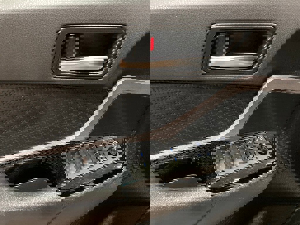 Used 2021 Toyota C-HR Nightshade image 12