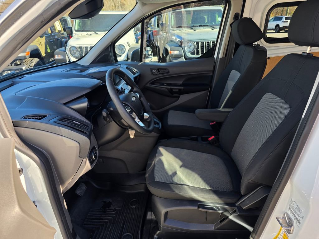 Used 2023 Ford Transit Connect XL image 4