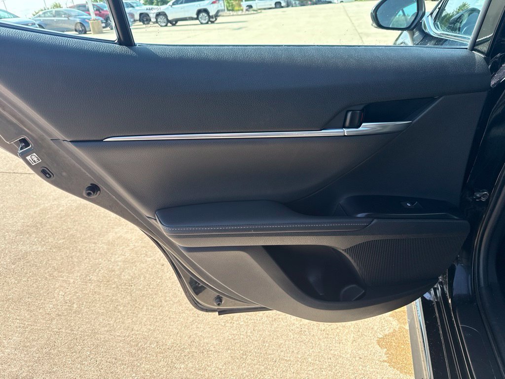Used 2019 Toyota Camry XSE FWD image 18