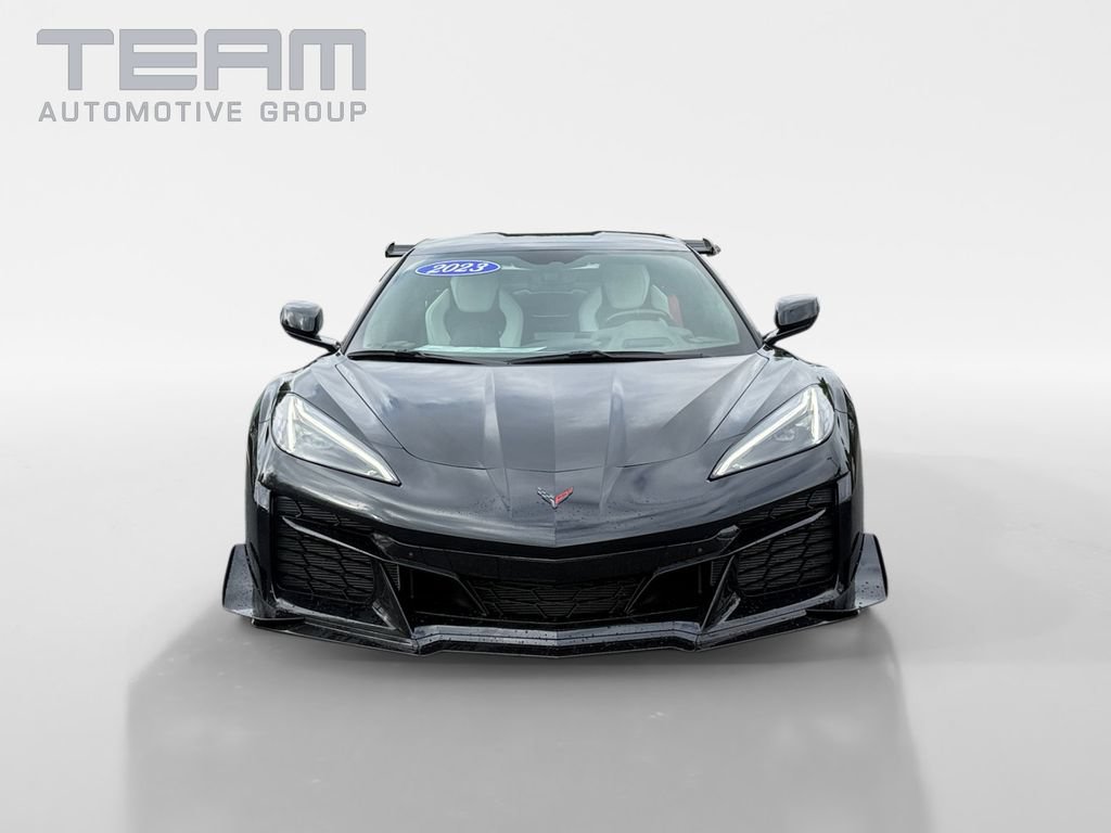 Used 2023 Chevrolet Corvette Z06 w/ Z07 Performance Package RWD image 2