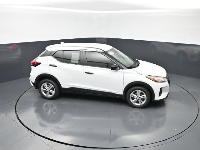 Certified 2025 Nissan Kicks Play S FWD image 28