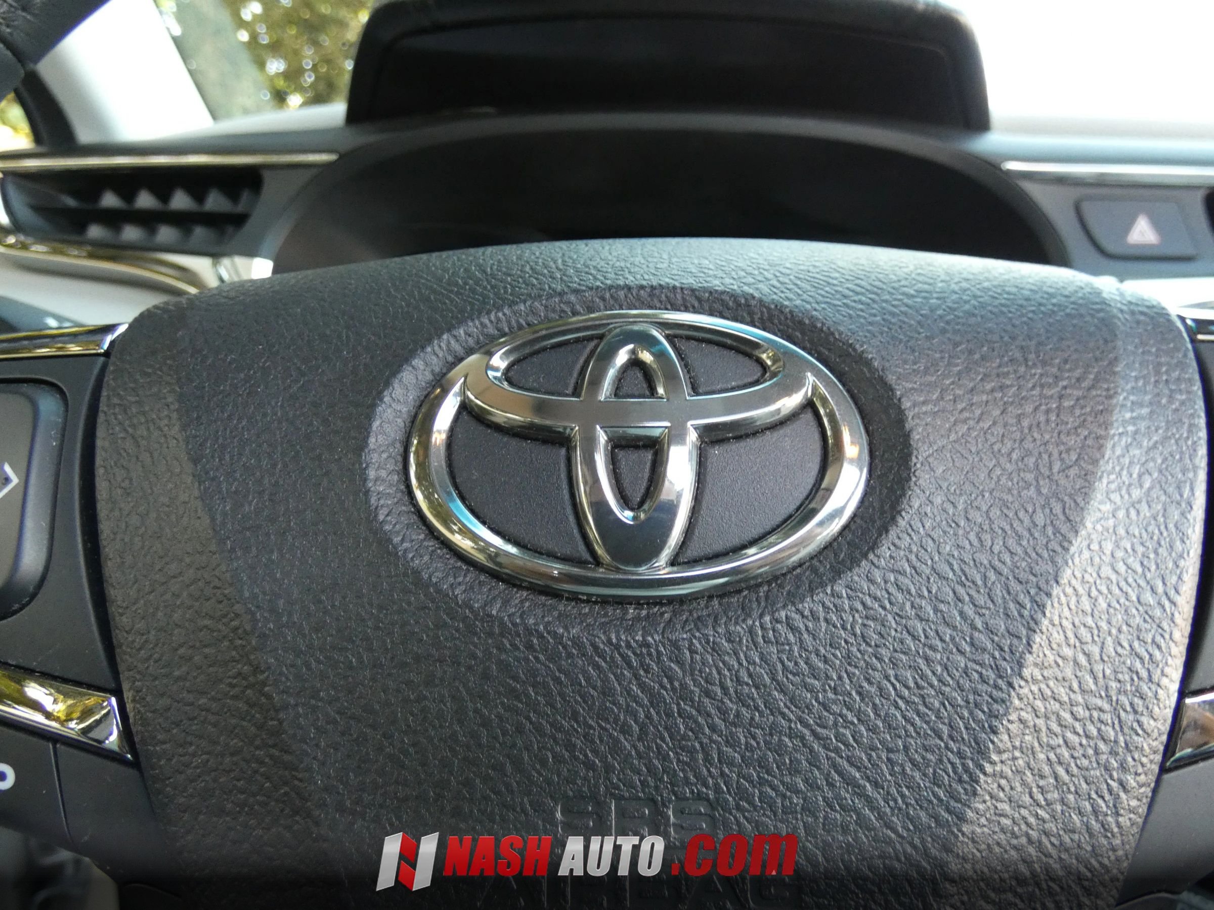 Used 2014 Toyota Avalon Limited FWD image 65