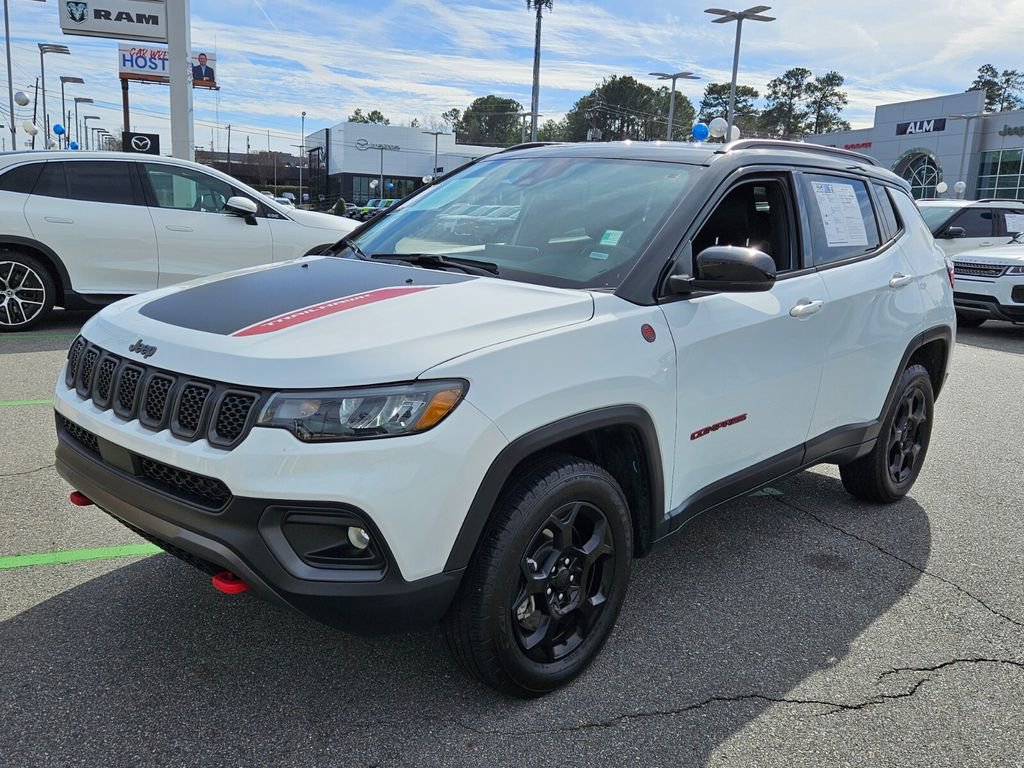 Used 2024 Jeep Compass Trailhawk image 3