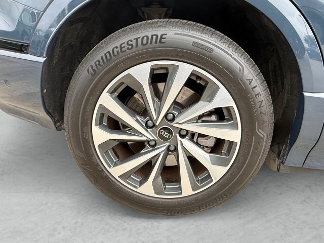 Used 2025 Audi Q6 e-tron Premium Plus AWD/4WD image 23
