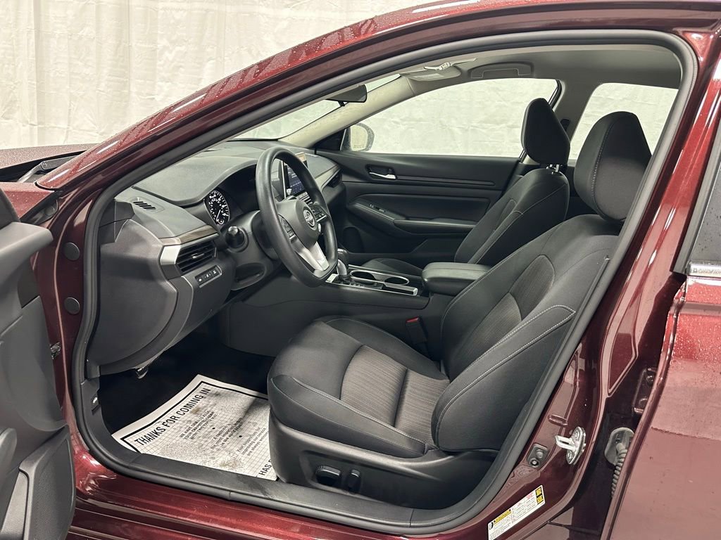 Used 2024 Nissan Altima 2.5 SV image 10