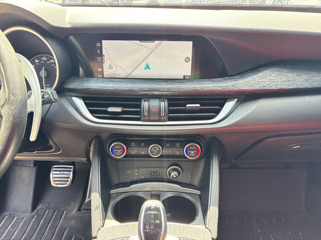 Used 2022 Alfa Romeo Stelvio Sprint RWD image 23
