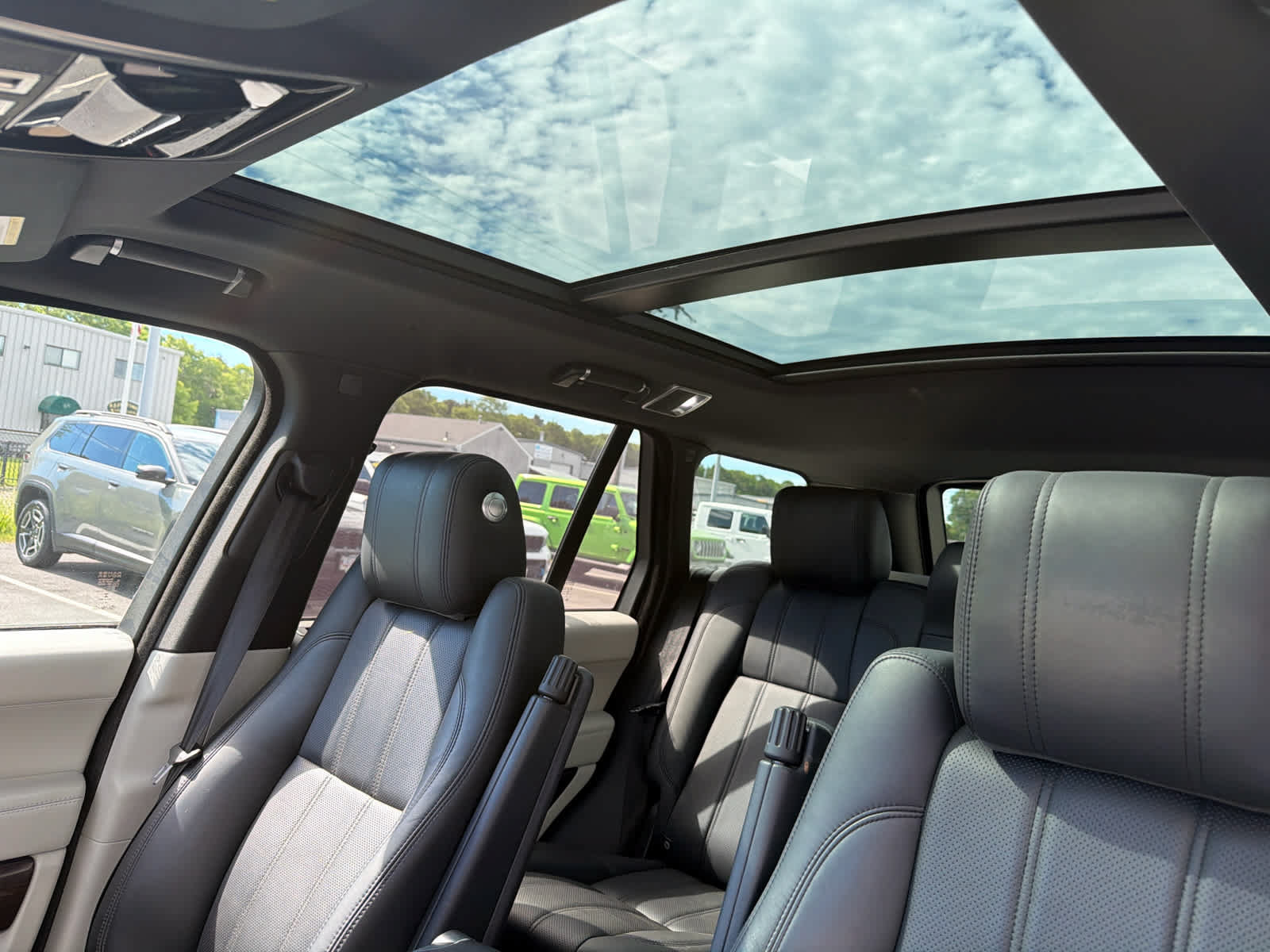 Used 2017 Land Rover Range Rover HSE AWD/4WD image 10