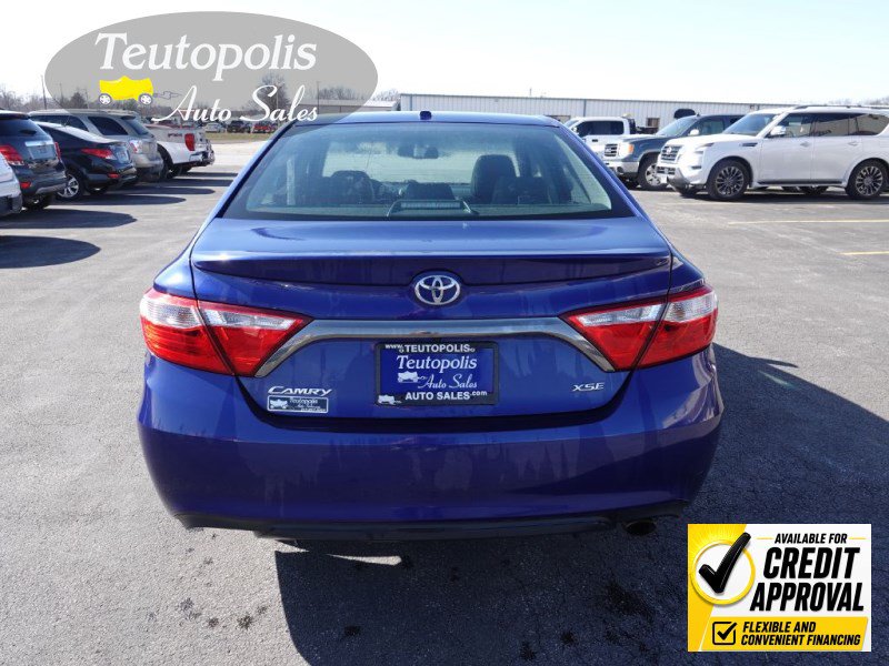 Used 2015 Toyota Camry XSE w/ Moonroof Package FWD image 2