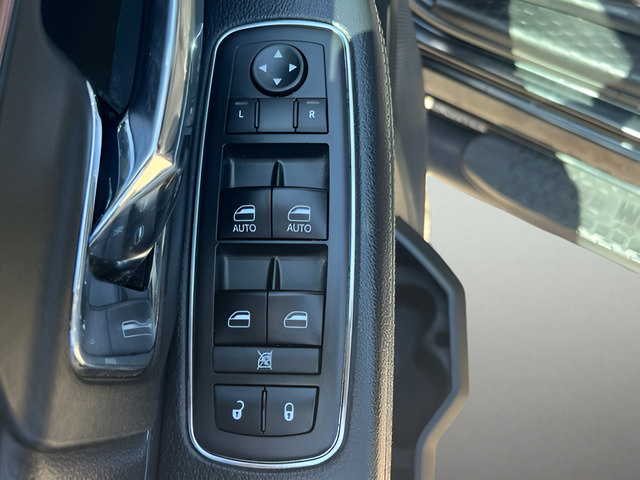 Used 2018 RAM 1500 Laramie w/ Convenience Group AWD/4WD image 13