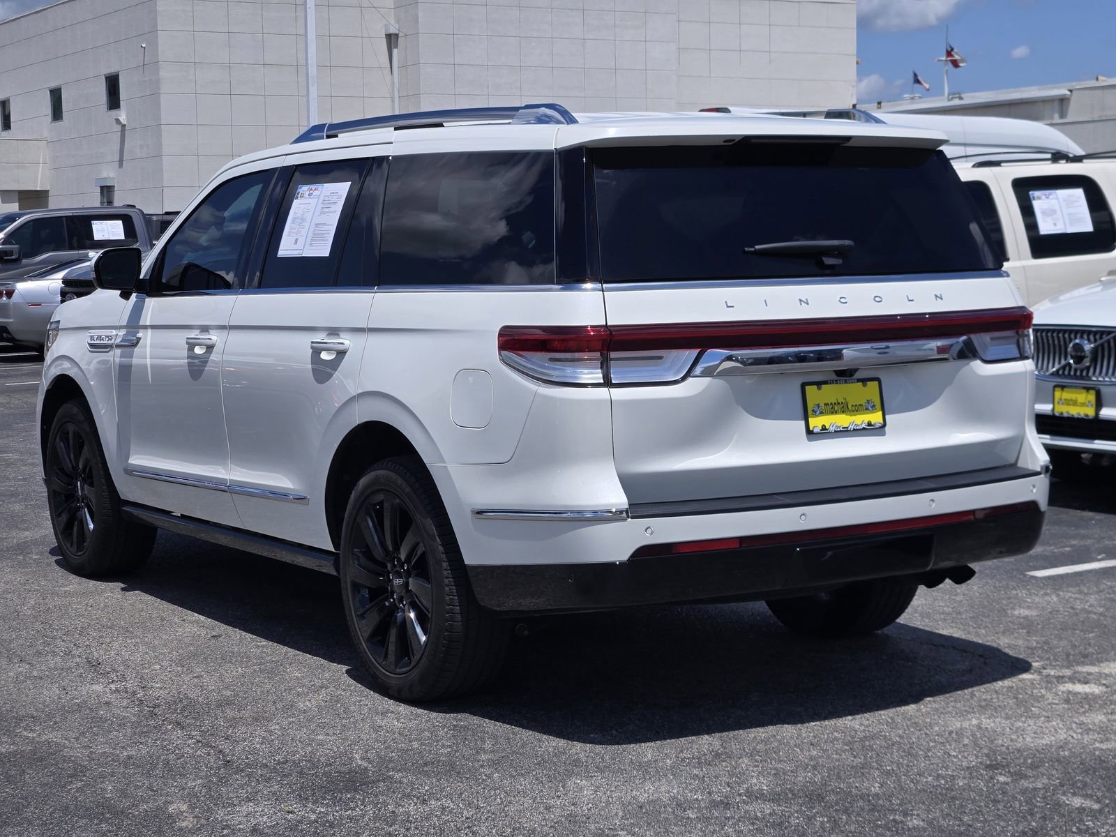 Used 2024 Lincoln Navigator Reserve AWD/4WD image 6